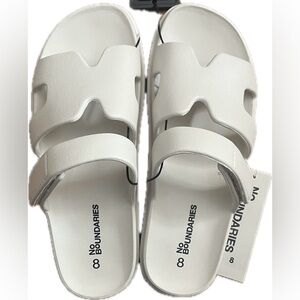 No Boundaries White Adjustable Geo Slide Sandals. New with tags. Women's size 8